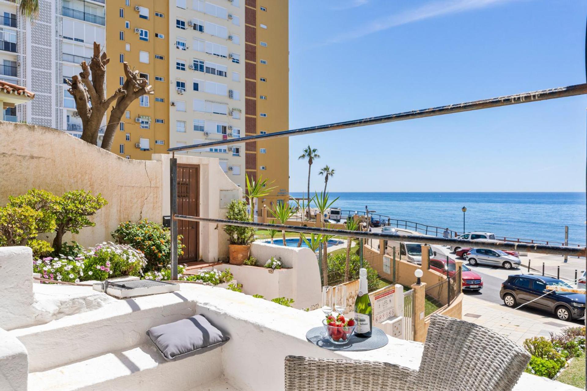 Beachfront Calahonda Apartment By Costarentals - Ref 89 Sitio de Calahonda Eksteriør bilde